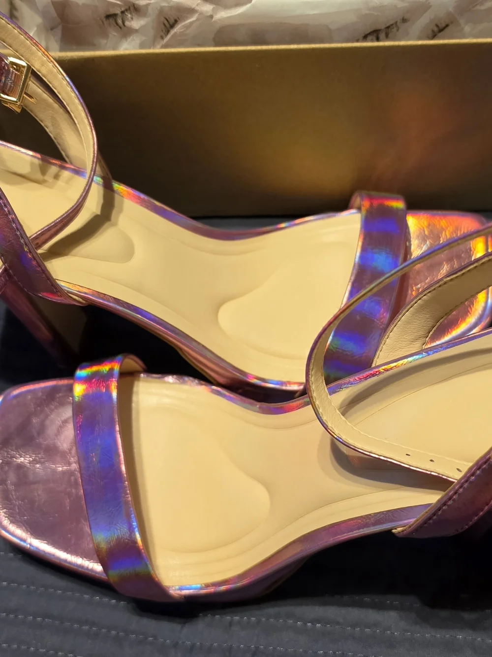 Jessica Simpson shimmering iridescent